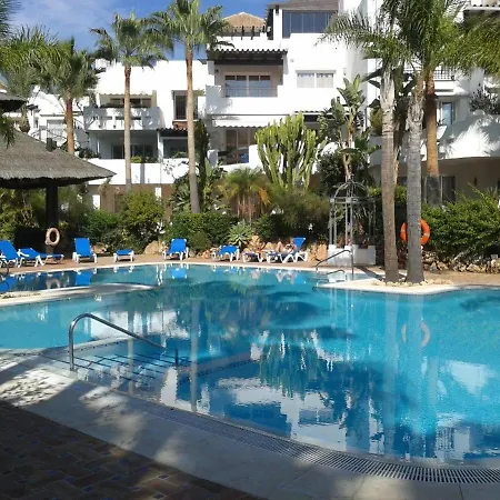 Jardines De Aldaba, Puerto Banus. Appartement Marbellac