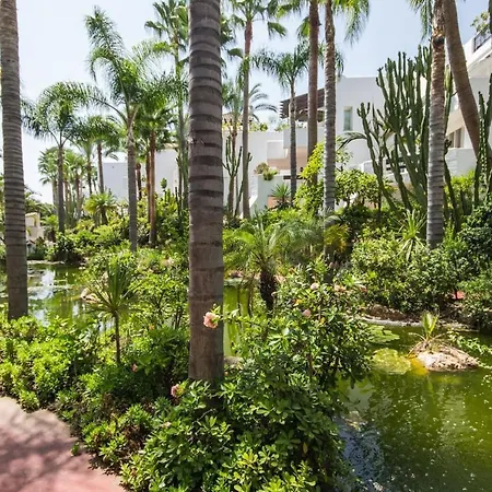 Jardines De Aldaba, Puerto Banus. Appartement Marbellac